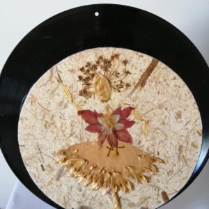 Disque décoré avec fleurs pressées (DE-1416)