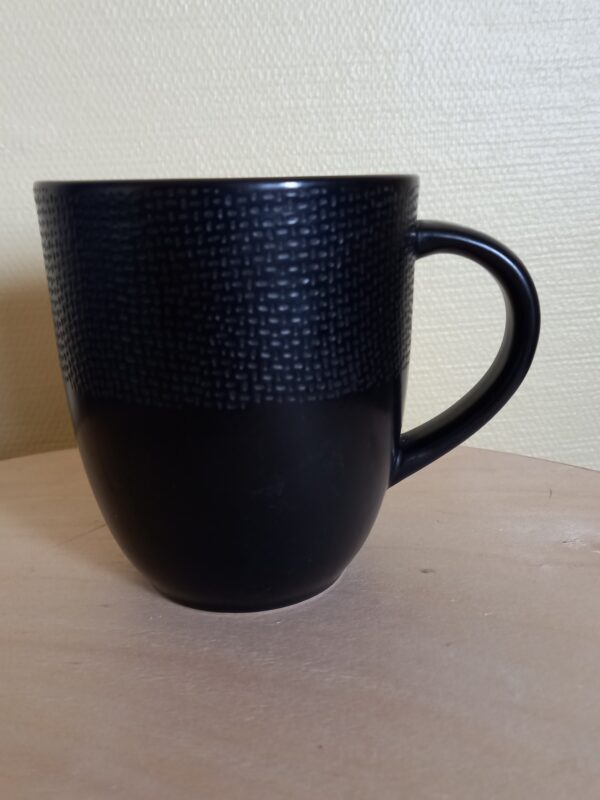Mug noir en grès modèle Vesuvio (VA-1675)