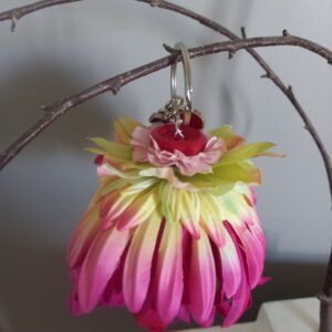 Grigri avec fleurs en tissu (DE-1873)