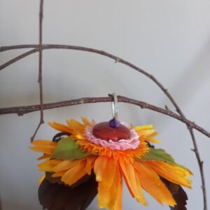 Grigri avec fleurs en tissu (DE-1875)